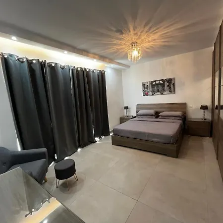 Stunning Penthouse, 2 Bedroom, Heart Of Apartament