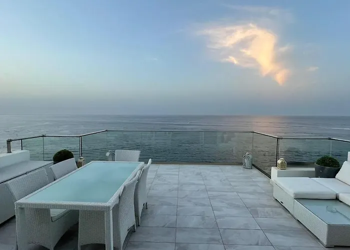 Stunning Penthouse, 2 Bedroom, Heart Of דירה סליאמה