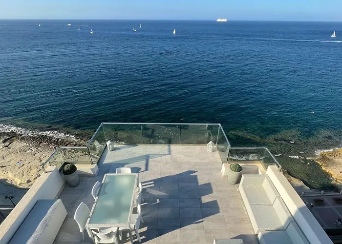 Stunning Penthouse, 2 Bedroom, Heart Of *