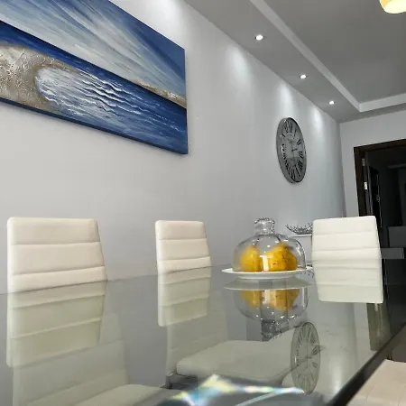 Stunning Penthouse, 2 Bedroom, Heart Of